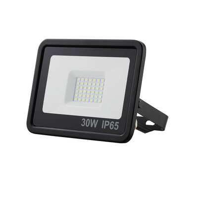نظام إضاءة LED الخارجي بمادة الألومنيوم الموسعة لتفريغ الحرارة ومدى الجهد 100-305 فولت 50/60 هرتز